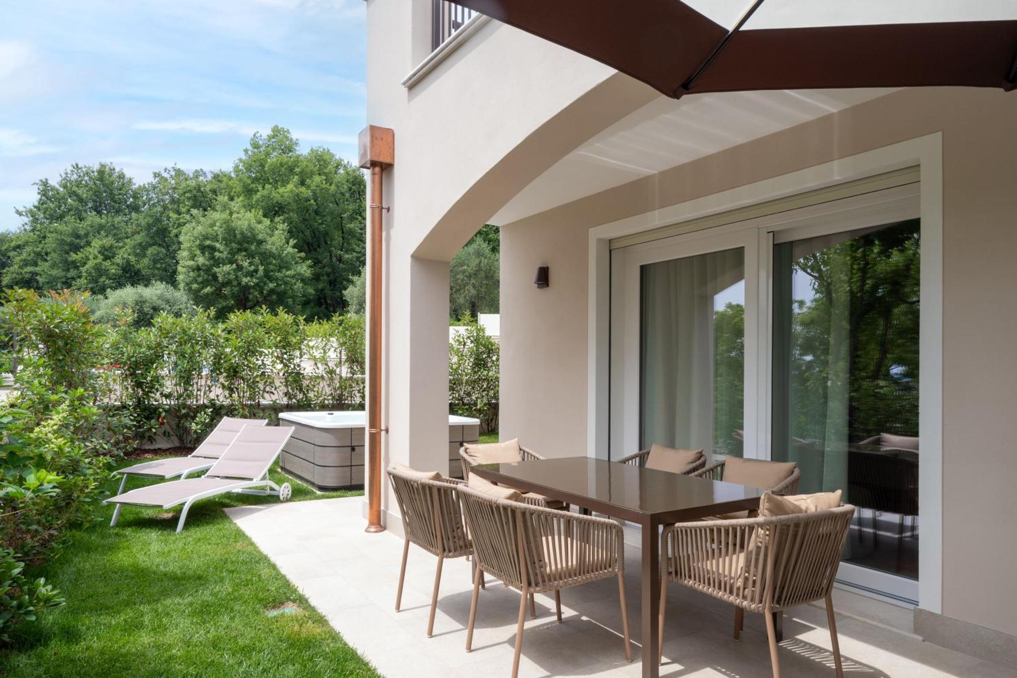 Villa Silvia Apartments San Felice del Benaco Exteriör bild