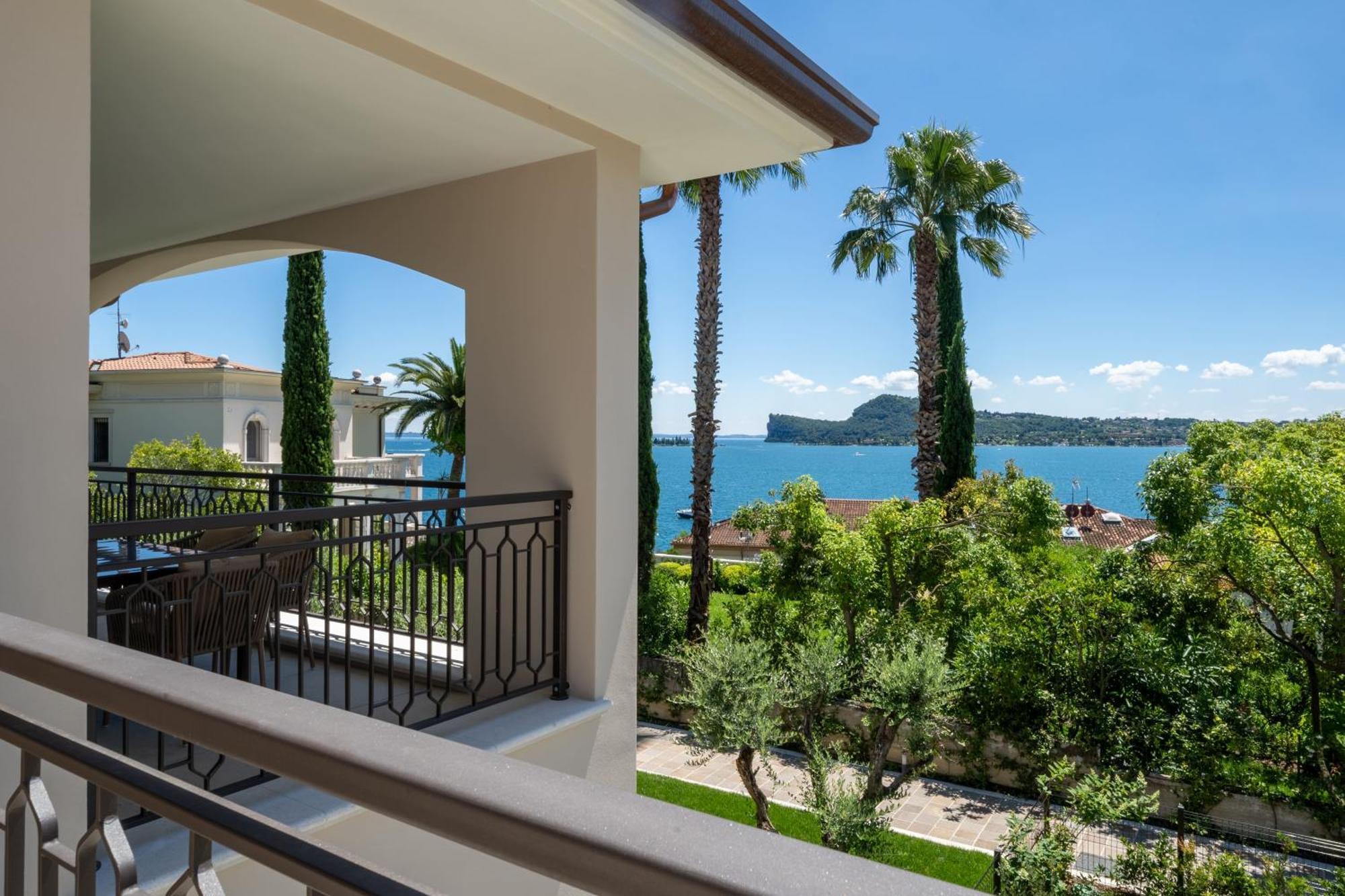 Villa Silvia Apartments San Felice del Benaco Exteriör bild