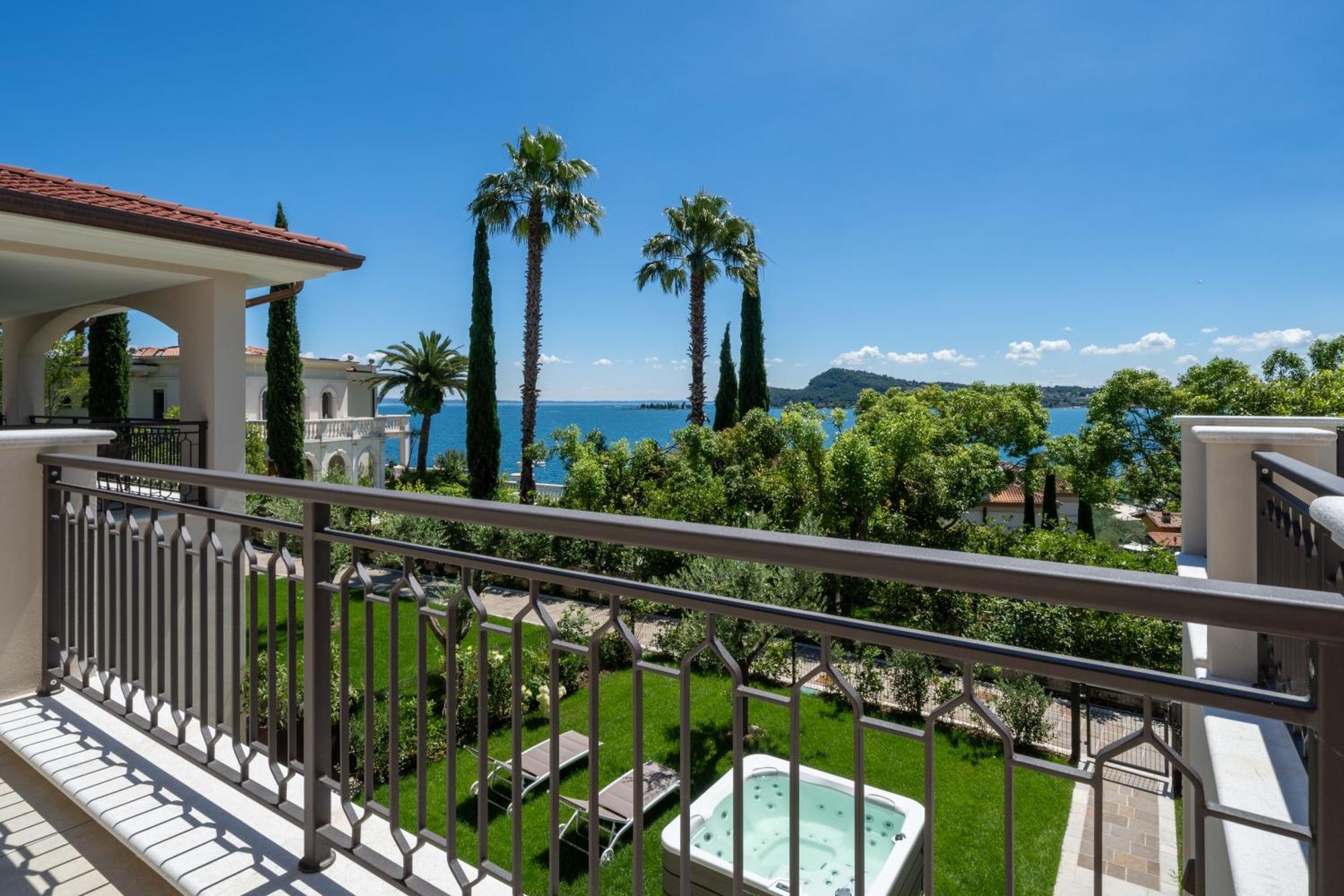 Villa Silvia Apartments San Felice del Benaco Exteriör bild