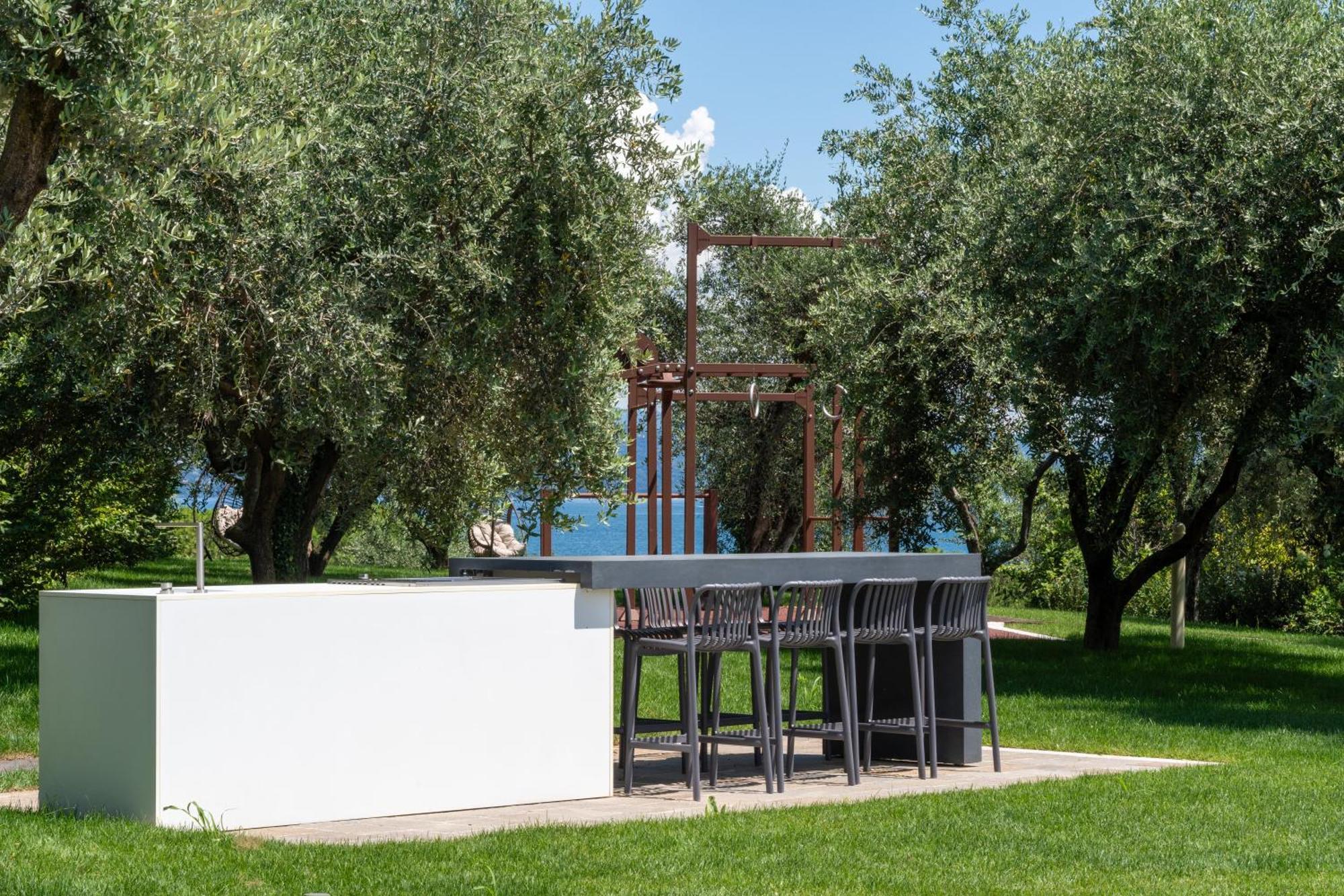 Villa Silvia Apartments San Felice del Benaco Exteriör bild