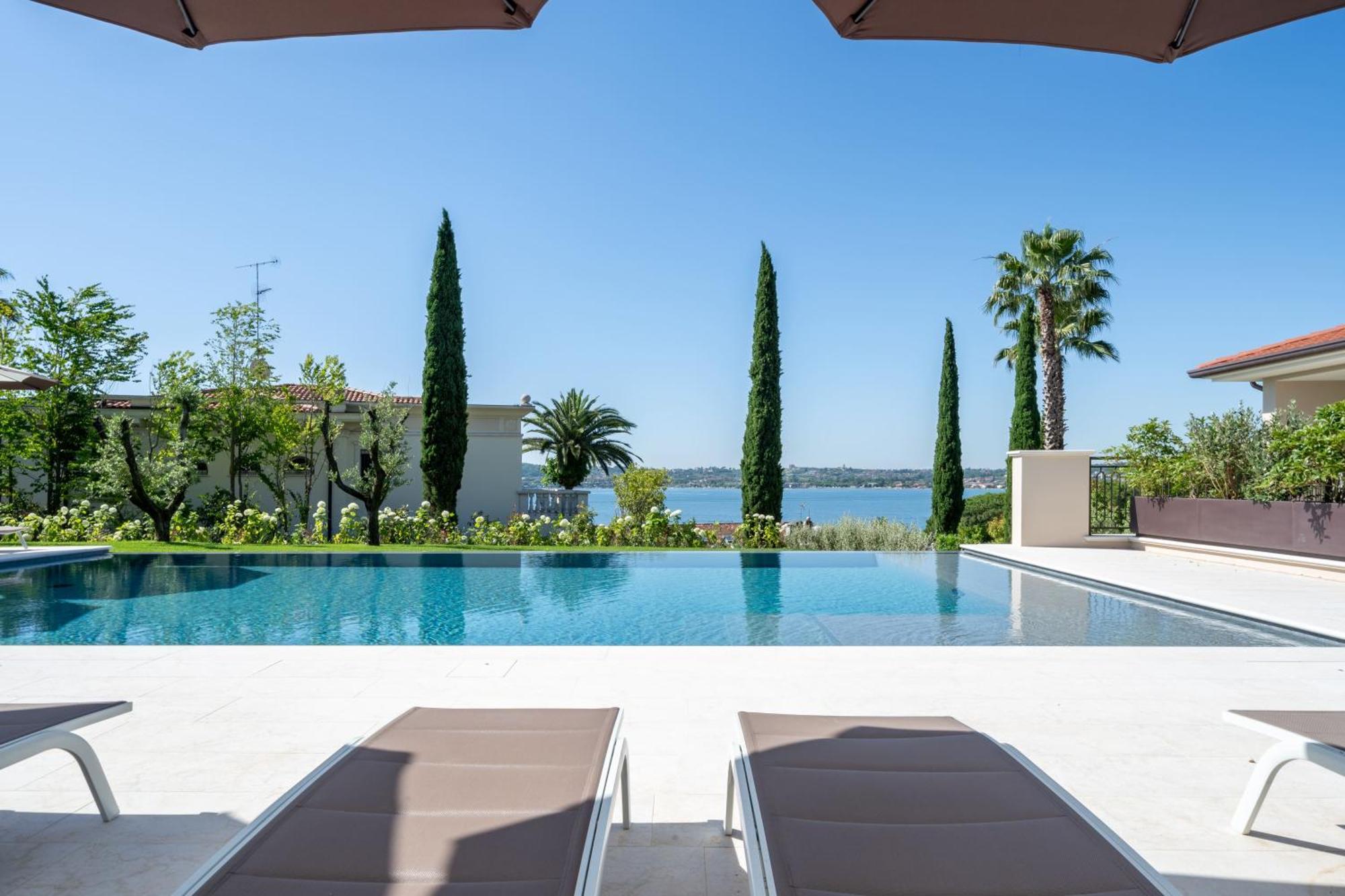 Villa Silvia Apartments San Felice del Benaco Exteriör bild