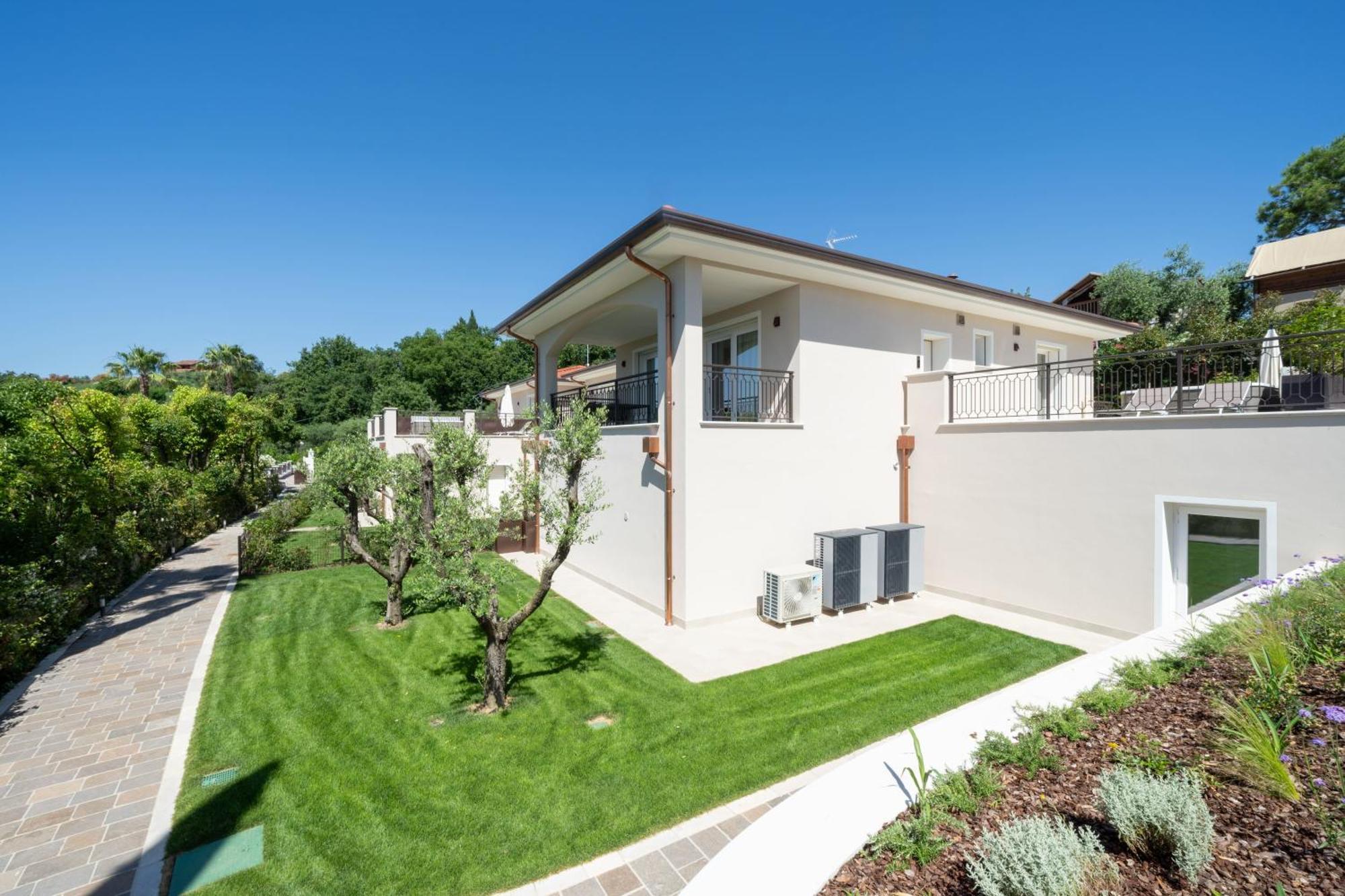 Villa Silvia Apartments San Felice del Benaco Exteriör bild